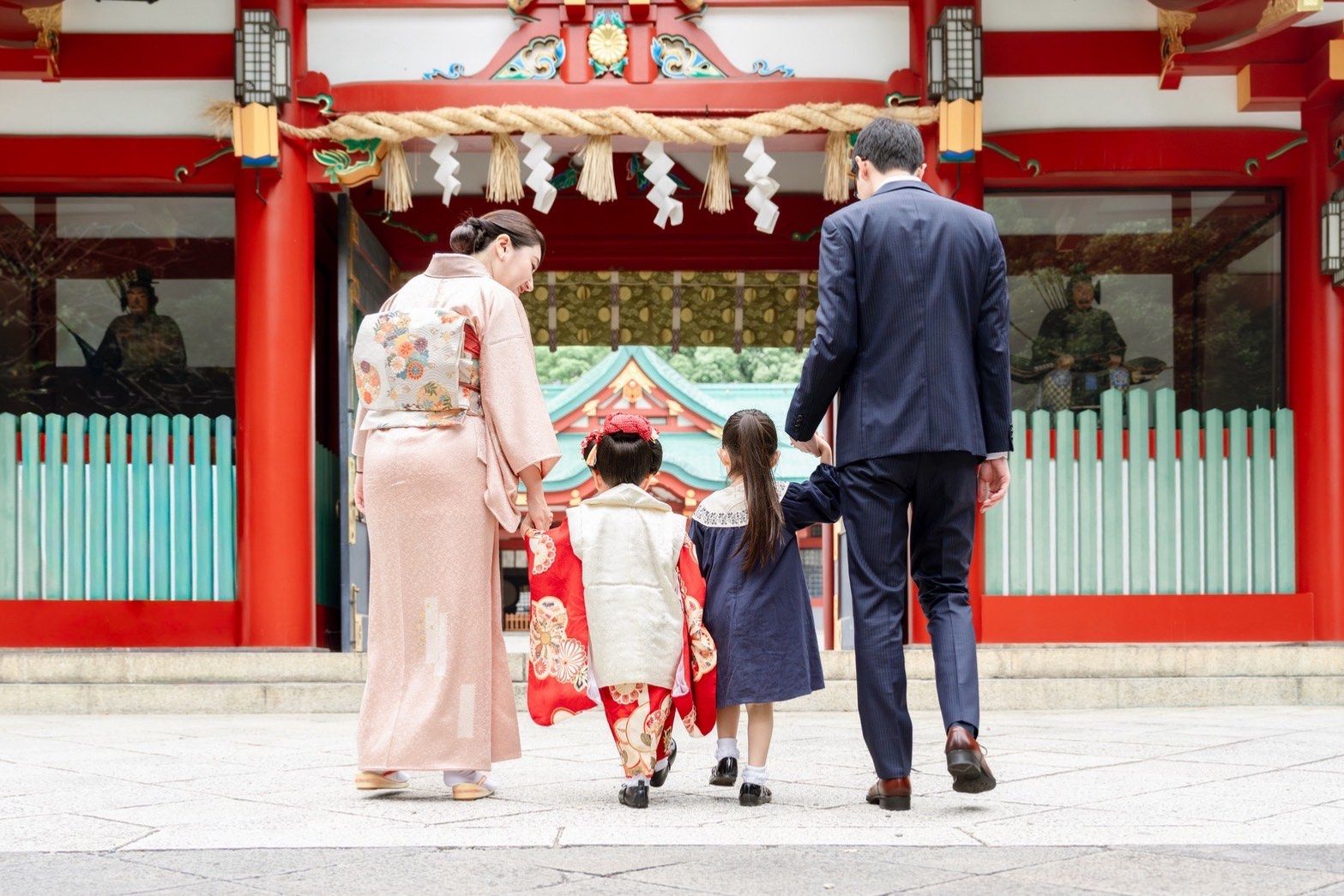 訪問着・留袖の出張着付けとヘアセット